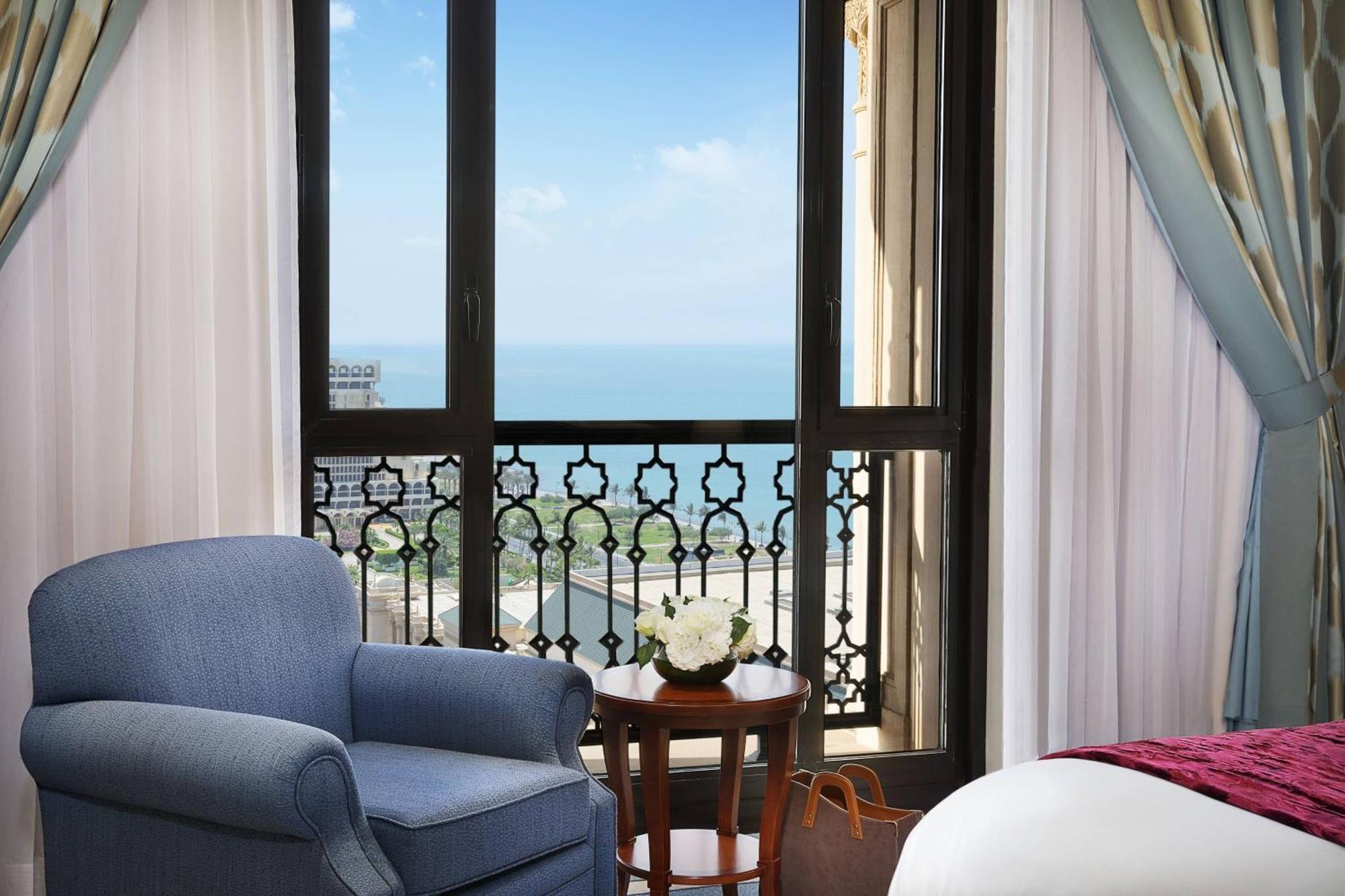 The Ritz-Carlton Jeddah Hotel Exterior foto A room at the hotel